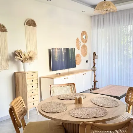 Beautiful With Privat Garden *